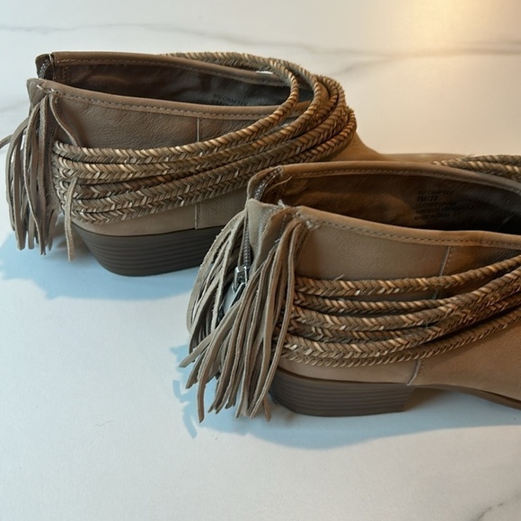 Western Fringe Bohemian Braid BCBGeneration Boot Craftee Bootie - Picture 4 of 11
